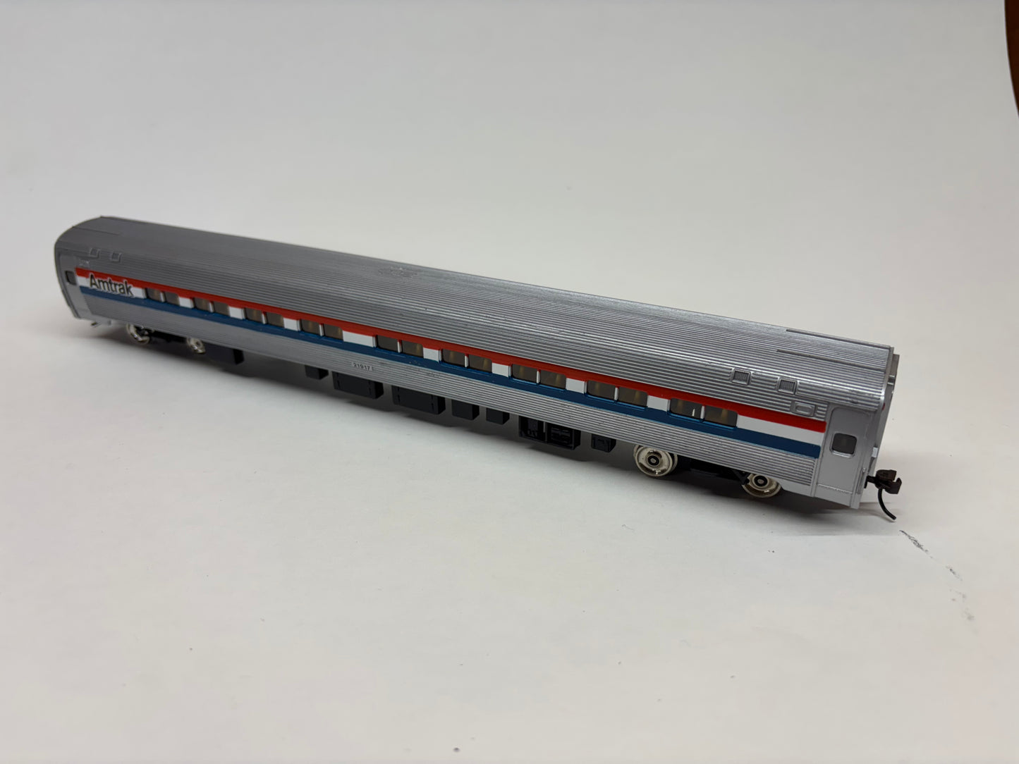 HO Scale Amtrak Phase III Streamlined Passenger Coach