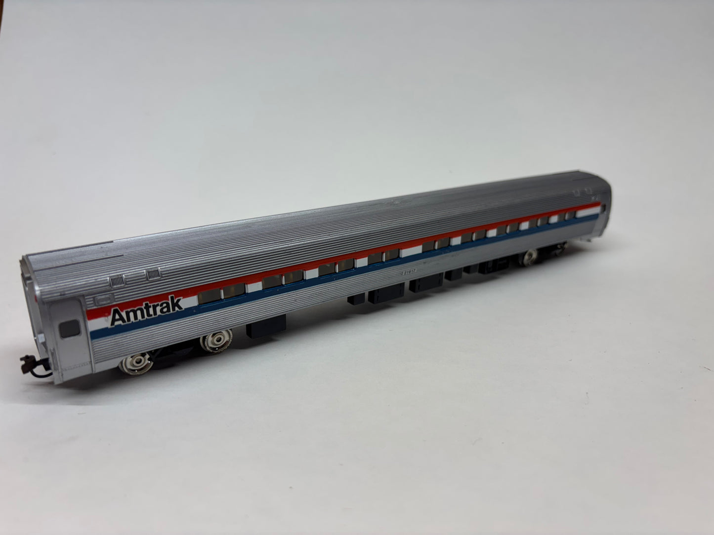 HO Scale Amtrak Phase III Streamlined Passenger Coach