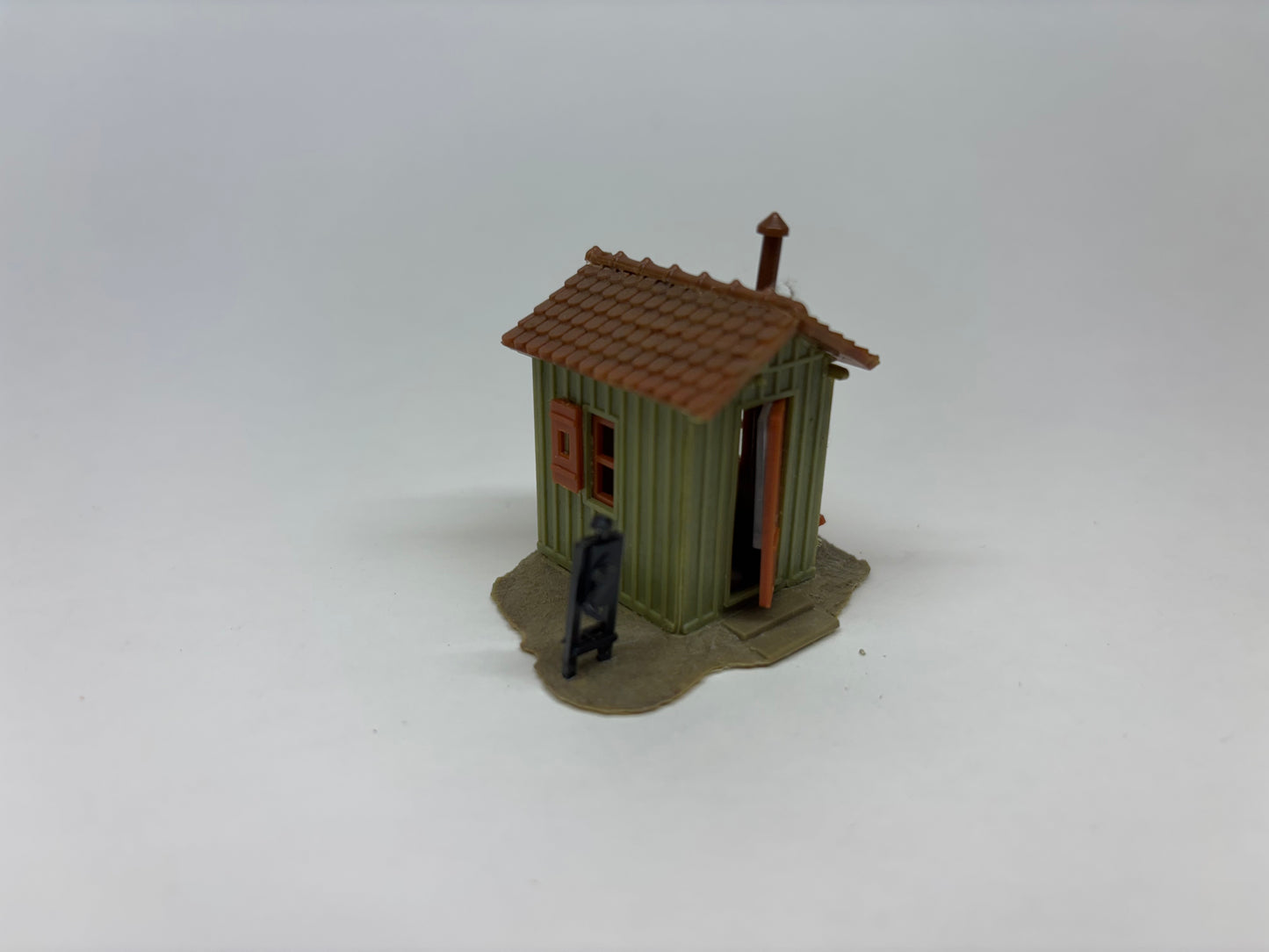 HO Scale Outhouse – Scenic Structure