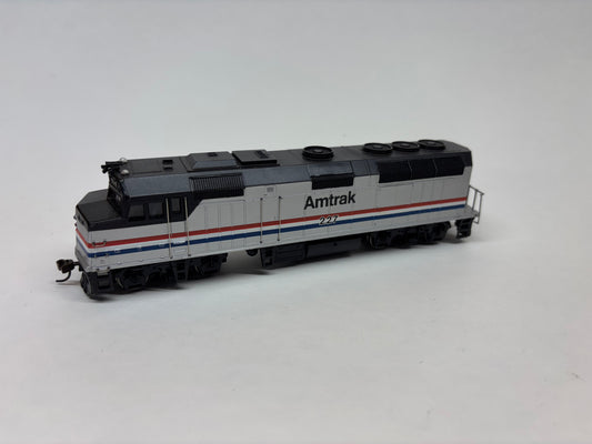Bachmann HO Scale Amtrak #227 EMD F40PH Diesel Locomotive – DC, Lighted